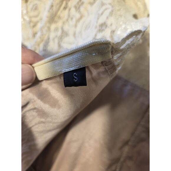 Lace Floral Dress Beige Knee Length Size S Lined Stretch Short Sleeve Romantic - Picture 3 of 11